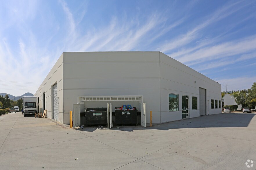 More Photos Of 976 S Andreasen Dr, Escondido Unknown For Lease