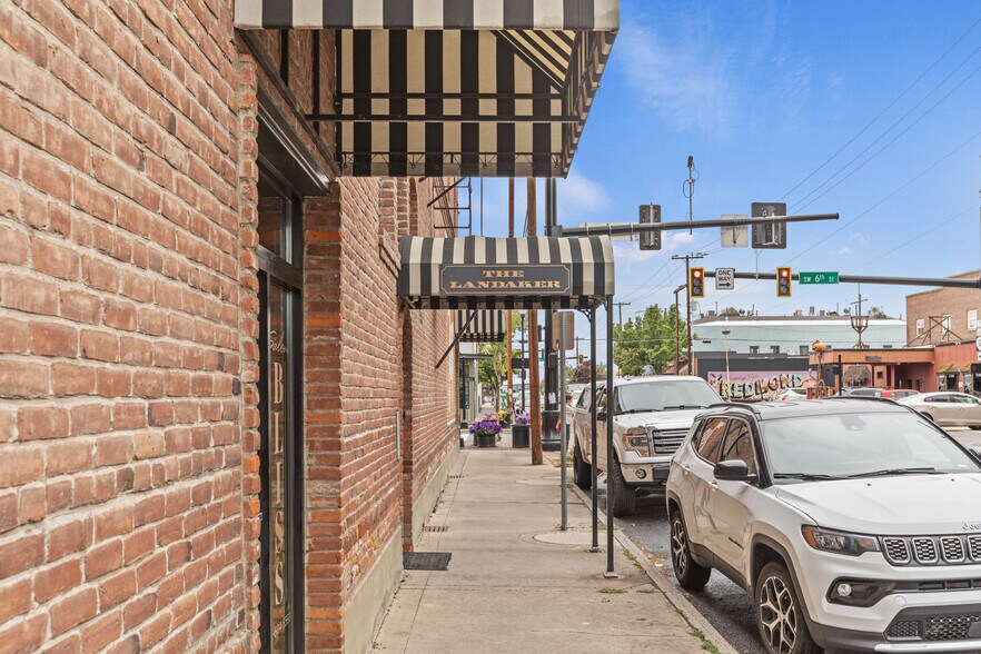 More Photos Of 457 SW 6th St, Redmond Apartments For Sale