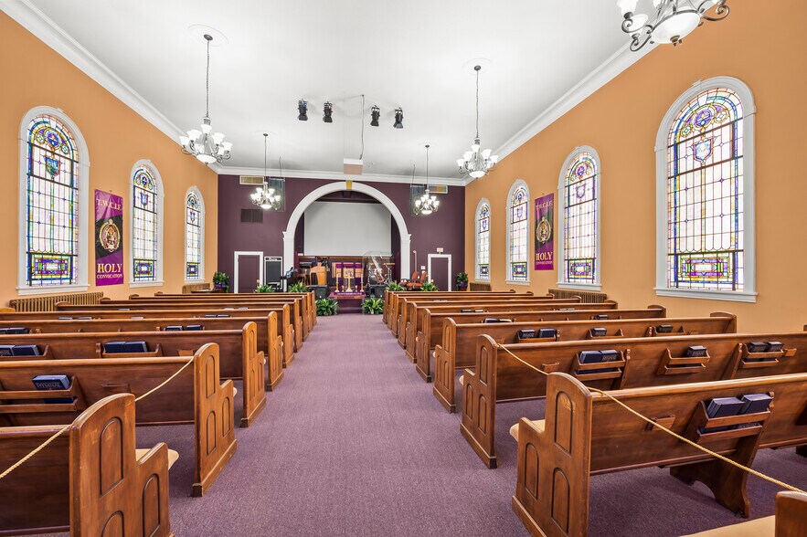 More Photos Of 1619 W Ward Ave, High Point Specialty For Lease