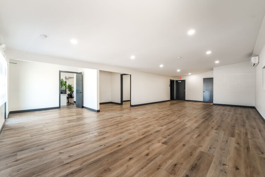 More Photos Of 3329 S Eastern Ave, Las Vegas Office For Sale