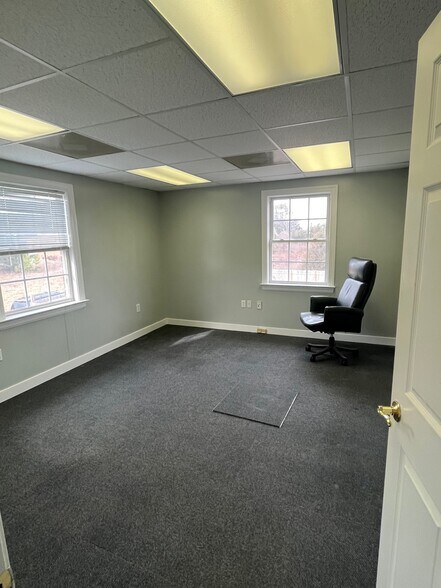 More Photos Of 1900 Manakin Rd, Manakin Sabot Office For Lease