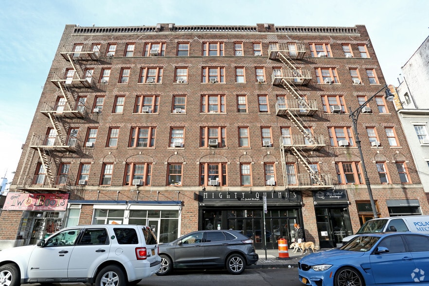 More Photos Of 77 Greenwich Ave, New York Apartments For Lease