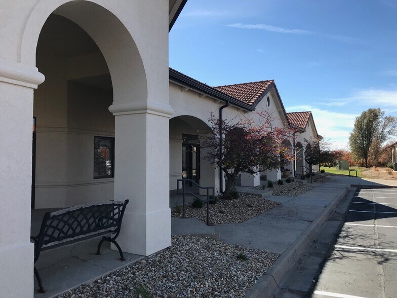 More Photos Of 1201 Wakarusa Dr, Lawrence Office For Lease