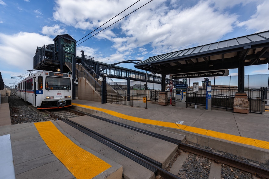 More Photos Of 6400 S Fiddlers Green Cir, Greenwood Village Office For Lease