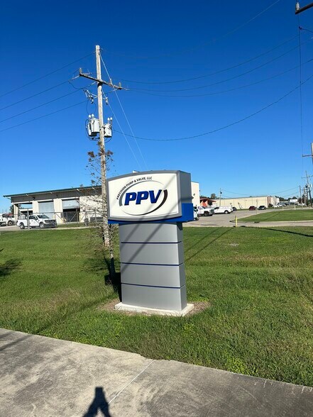 More Photos Of 3001 S Darla Ave, Gonzales Warehouse For Lease