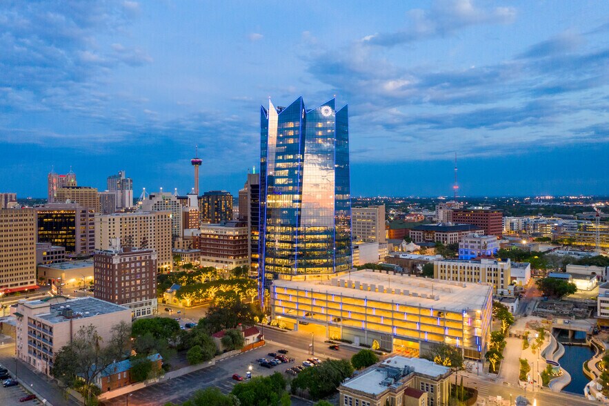 More Photos Of 111 W Houston St, San Antonio Office For Lease