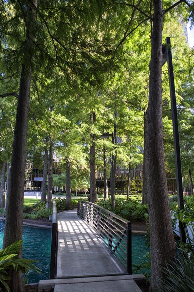 More Photos Of 3040 Post Oak Blvd, Houston Office For Lease