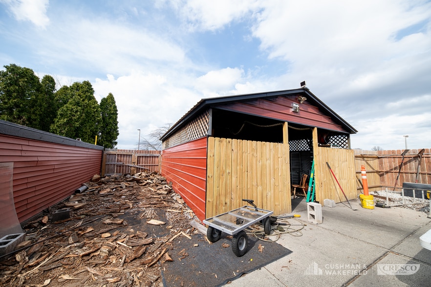 More Photos Of 2000 Midway Mall, Elyria Restaurant For Sale