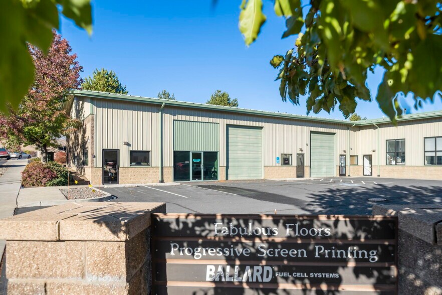 More Photos Of 20756 High Desert Ct, Bend Warehouse For Lease