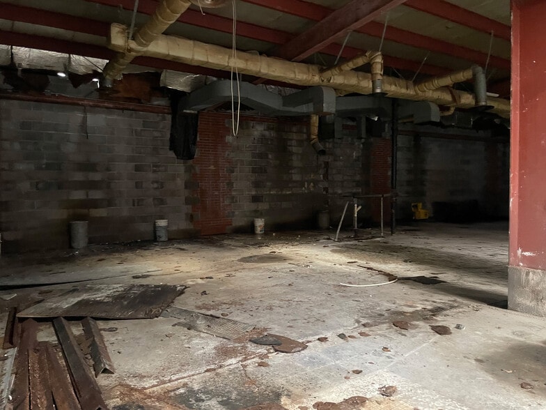 More Photos Of 18310 Euclid Ave, Cleveland Bowling Alley For Sale