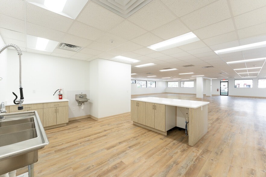 More Photos Of 4031 Upper Creek Dr, Sun City Center Medical For Sale