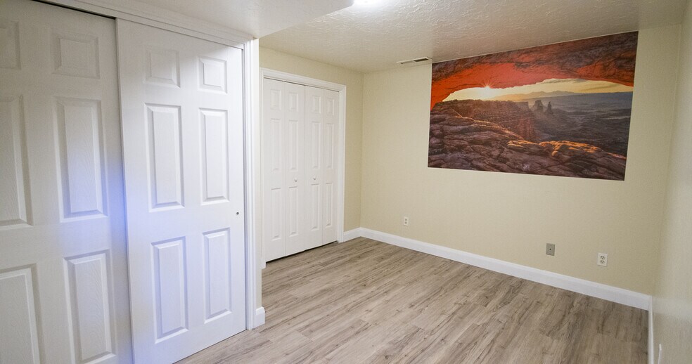 More Photos Of 397 N Wendy St, Torrey Specialty For Sale