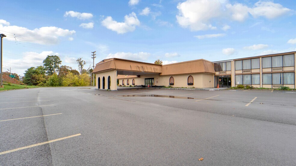 More Photos Of 125 N Main St, Newark Hotel For Sale