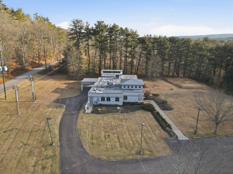 More Photos Of 113 Pocono Dr, Milford Office For Sale