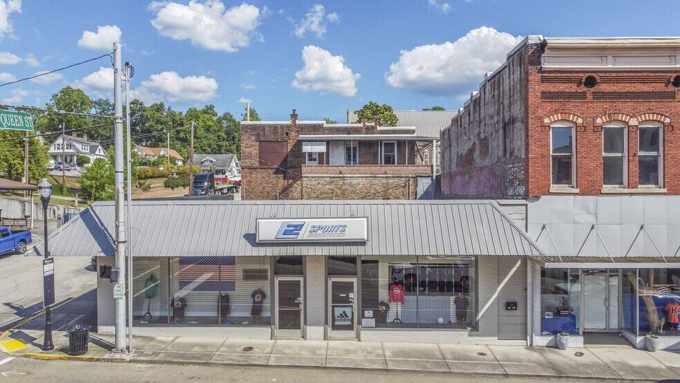 More Photos Of 430 N Roane St, Harriman Storefront For Sale
