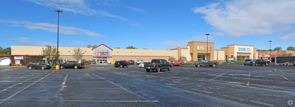 More Photos Of 401 N Generals Blvd, Lincolnton Department Store For Lease