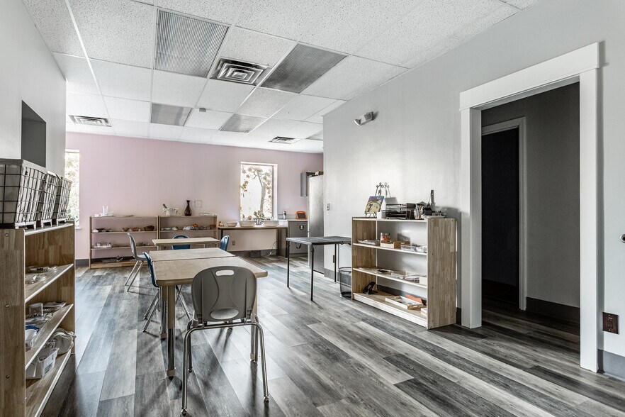 More Photos Of 11712 N Michigan Rd, Zionsville Office For Sale