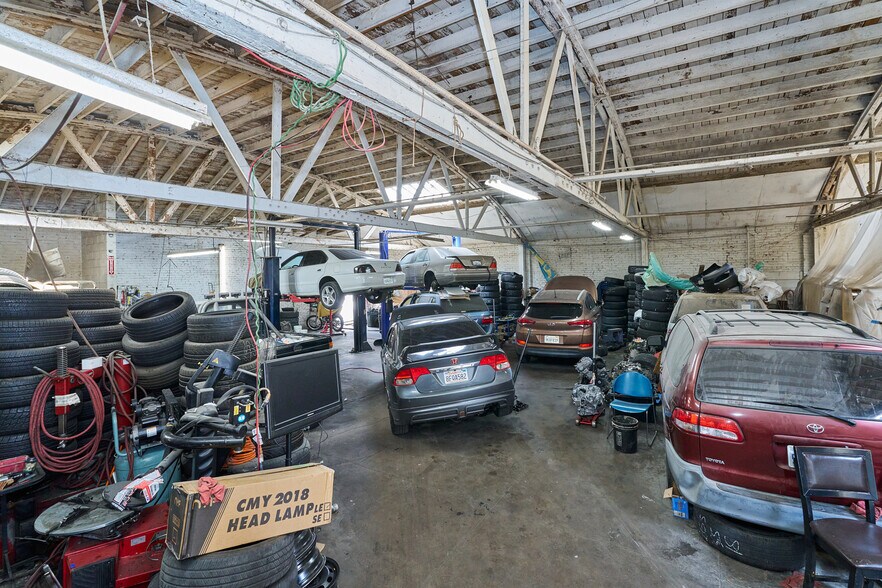 More Photos Of 4067-4075 1/2 Beverly Blvd, Los Angeles Storefront For Sale