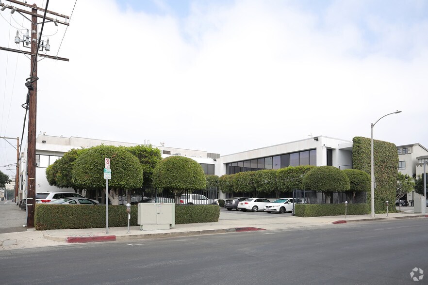 More Photos Of 8300-8304 Beverly Blvd, Los Angeles Office For Lease