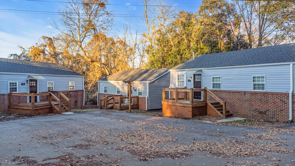 More Photos Of 1-5 Badger Ct, Greenville Apartments For Sale