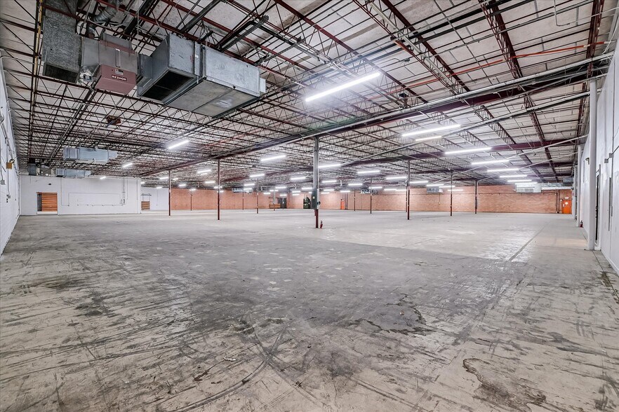 More Photos Of 1734 Centennial Blvd, San Antonio Warehouse For Sale