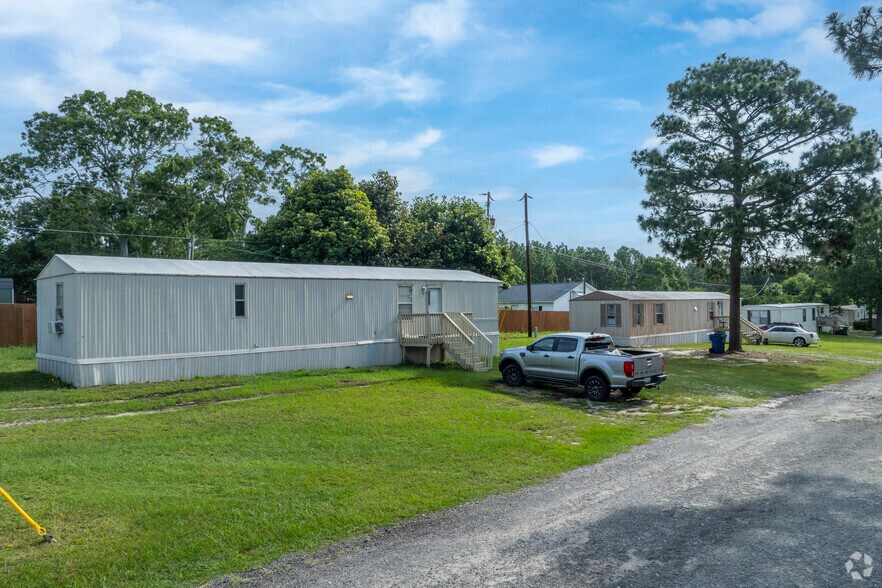 More Photos Of 120 Sandy Springs Ln, Lexington Manufactured Housing Mobile Home Park For Sale