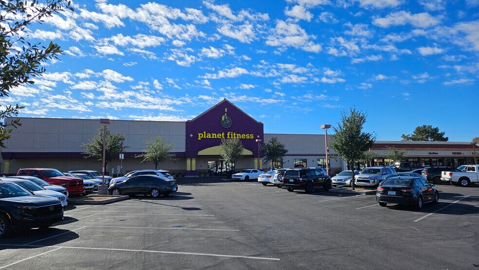More Photos Of 825 W University Dr, Mesa Storefront For Sale