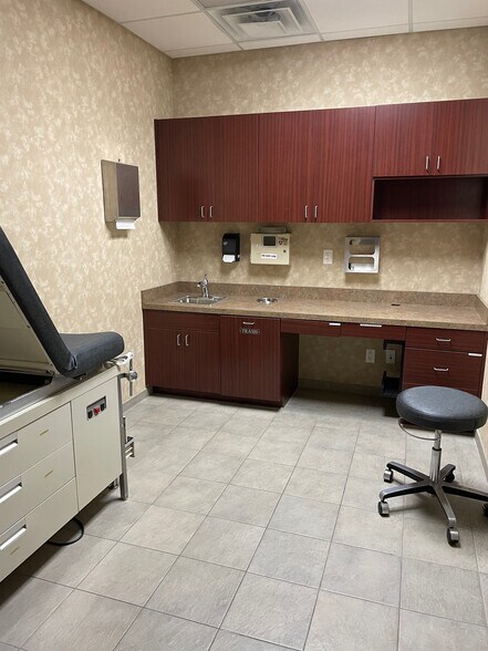 More Photos Of 1170-1254 Walton Blvd, Rochester Hills General Retail For Sale