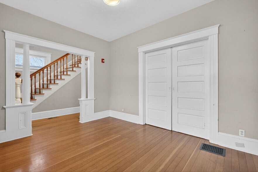 More Photos Of 317 NE Sacramento St, Portland Office For Sale