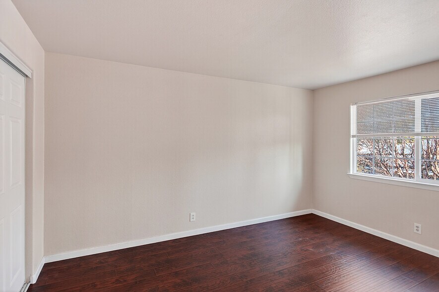 More Photos Of 928-930 Ravenscourt Ave, Campbell Apartments For Sale