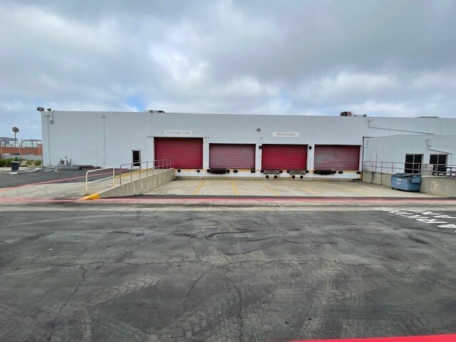 More Photos Of 1917-1921 E Mariposa Ave, El Segundo Warehouse For Lease