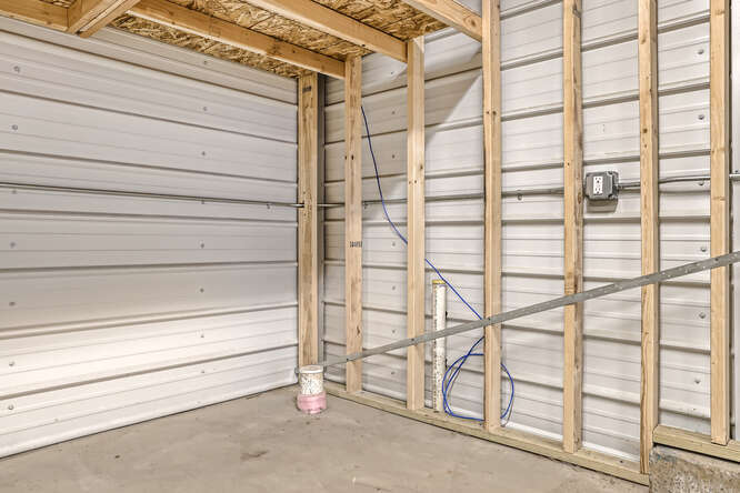 More Photos Of 29320 Industrial Way, Evergreen Self Storage For Sale