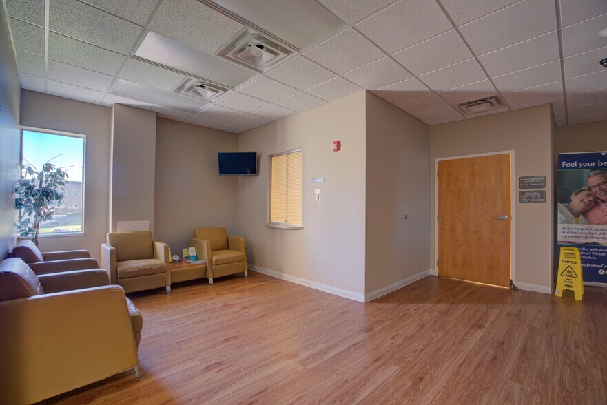 More Photos Of 315 W 10th St, Rome Medical For Sale