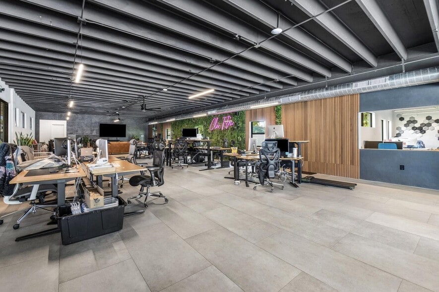 More Photos Of 3351 N Federal Hwy, Delray Beach Office For Lease