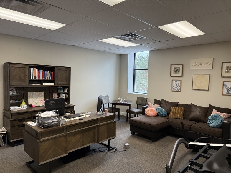 More Photos Of 1922 S Smithville Rd, Dayton Freestanding For Sale