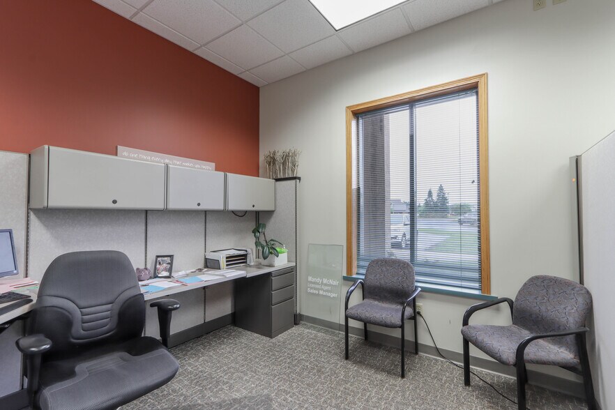 More Photos Of 10208 Park Plz, Rothschild Office For Lease