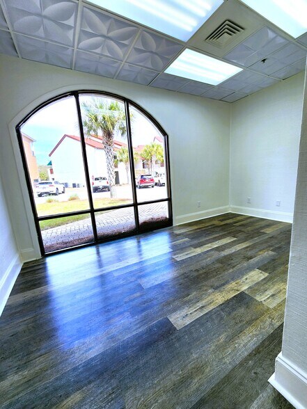More Photos Of 8700-8730 Thomas Dr, Panama City Apartments For Lease
