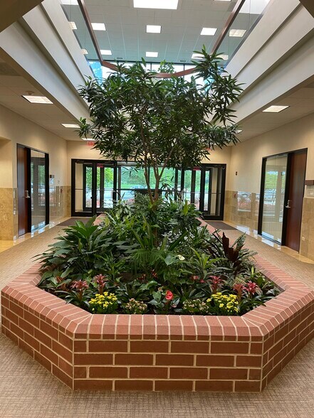 More Photos Of 4200 Cantera Dr, Warrenville Office For Sale
