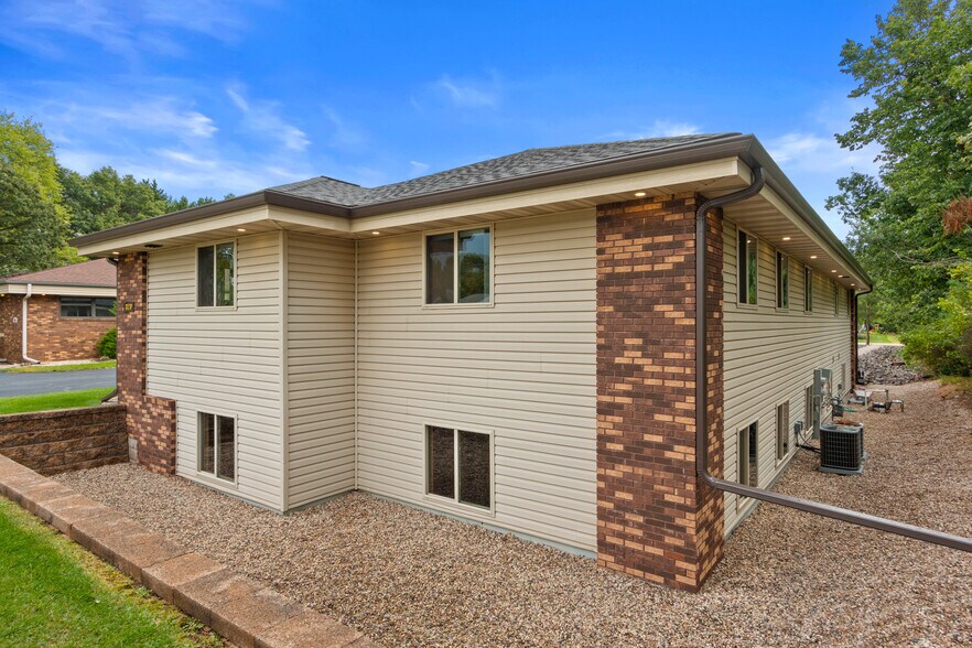 More Photos Of 3210 Post Rd, Stevens Point Office For Lease