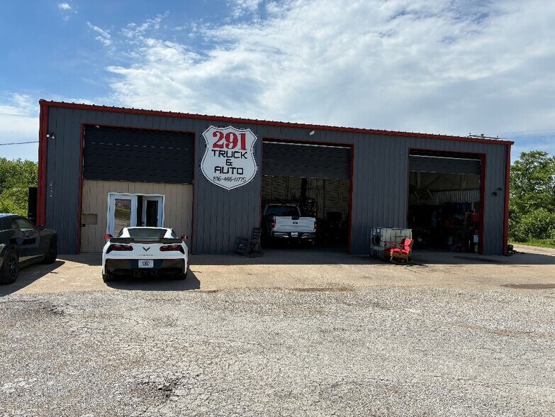 More Photos Of 2704 N 291 Hwy, Harrisonville Service For Lease