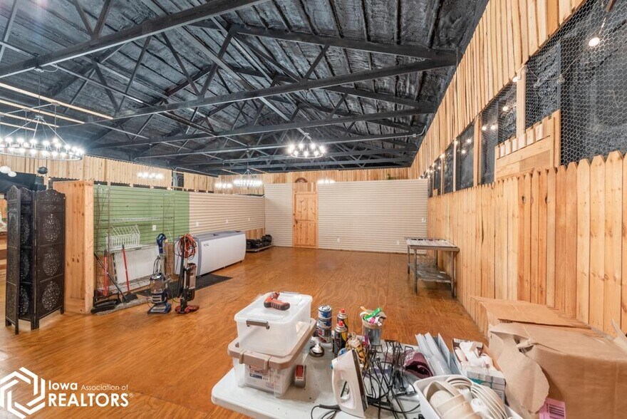 More Photos Of 110 E Union St, Unionville Restaurant For Sale