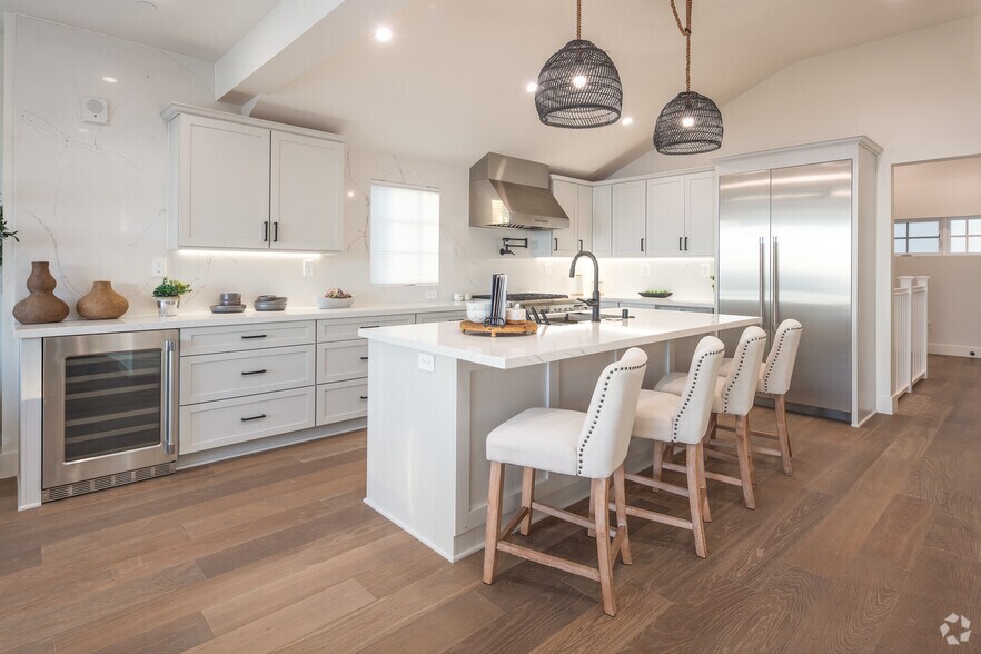 More Photos Of 1363-1373 Coast Hwy, Laguna Beach Storefront Retail Residential For Sale