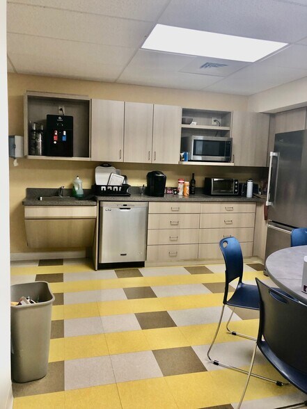 More Photos Of 520 Saybrook Rd, Middletown Medical For Lease