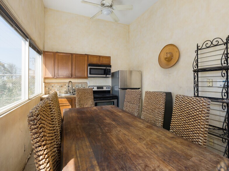 More Photos Of , El Segundo General Retail For Sale