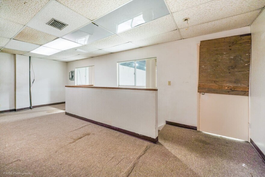 More Photos Of 1651 W 37th St, Hialeah Warehouse For Sale