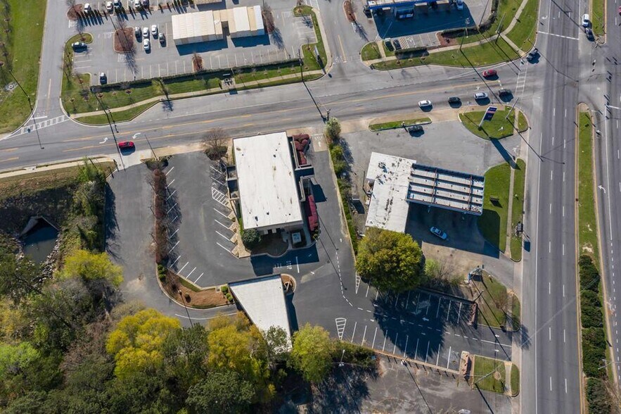 More Photos Of 1535 Benning Dr, Columbus Bank For Sale