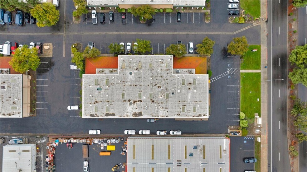 More Photos Of 5750 E Shields #102 ave, Fresno Industrial For Sale