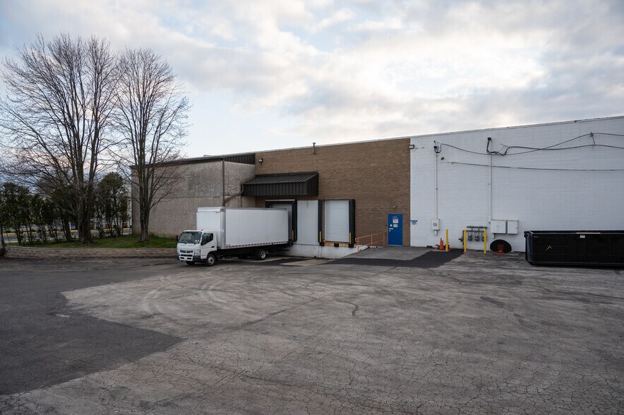 Primary Photo Of 1 Horne Dr, Folcroft Distribution For Lease
