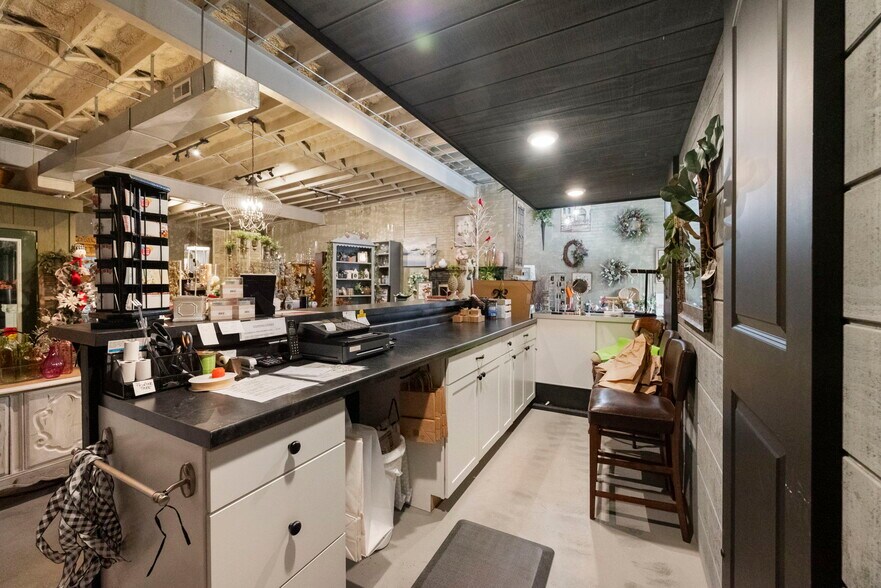 More Photos Of 116 W 3rd St, Brookston Storefront Retail Office For Sale