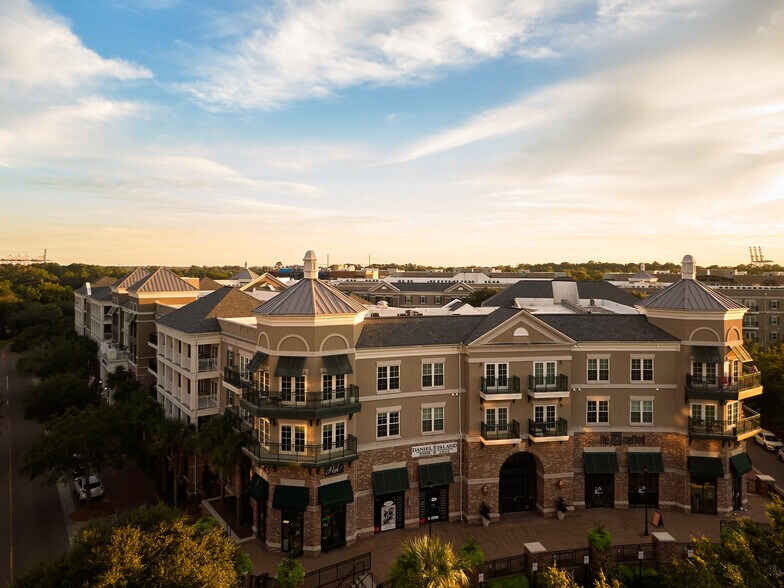 More Photos Of 211 River Landing Dr, Daniel Island Apartments For Lease